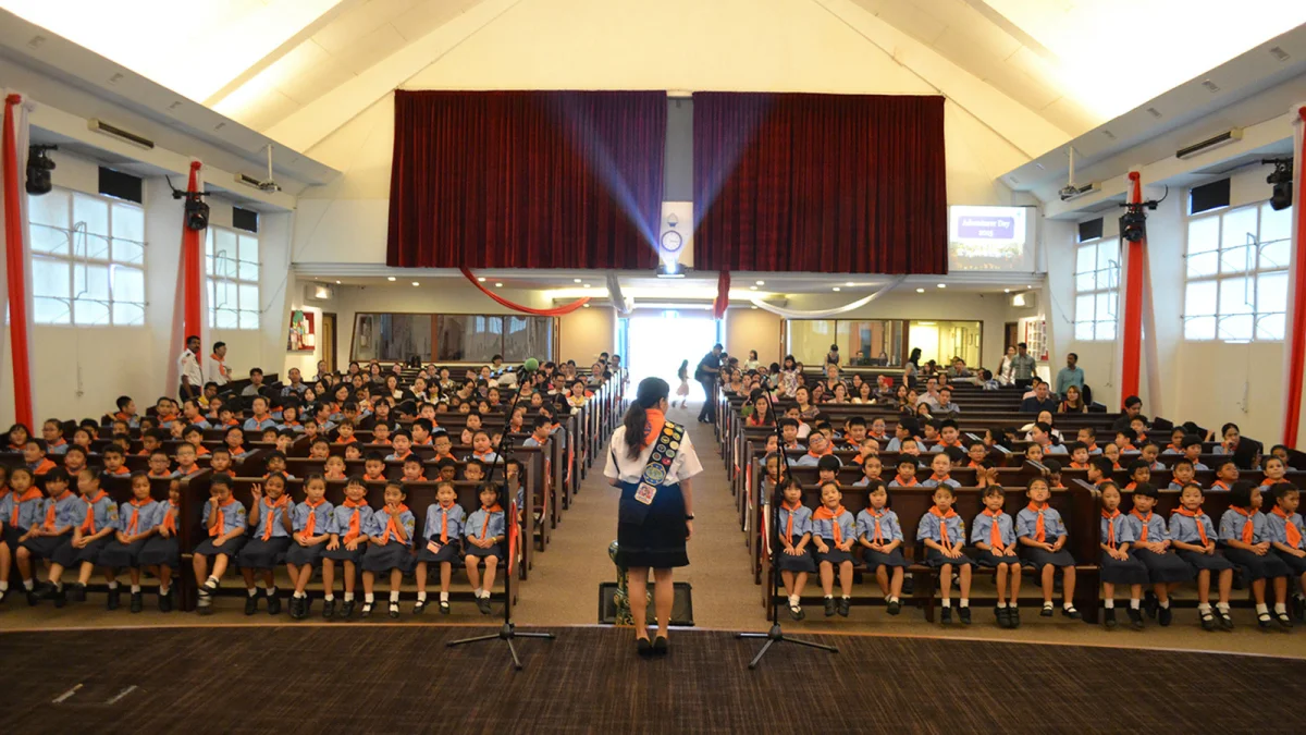 学生在新加坡三育中小学如何进行英语学习和交际