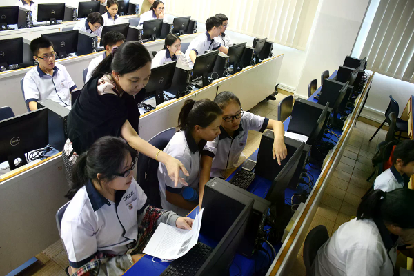如何申请新加坡三育中小学