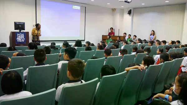 新加坡三育中小学的办学特色